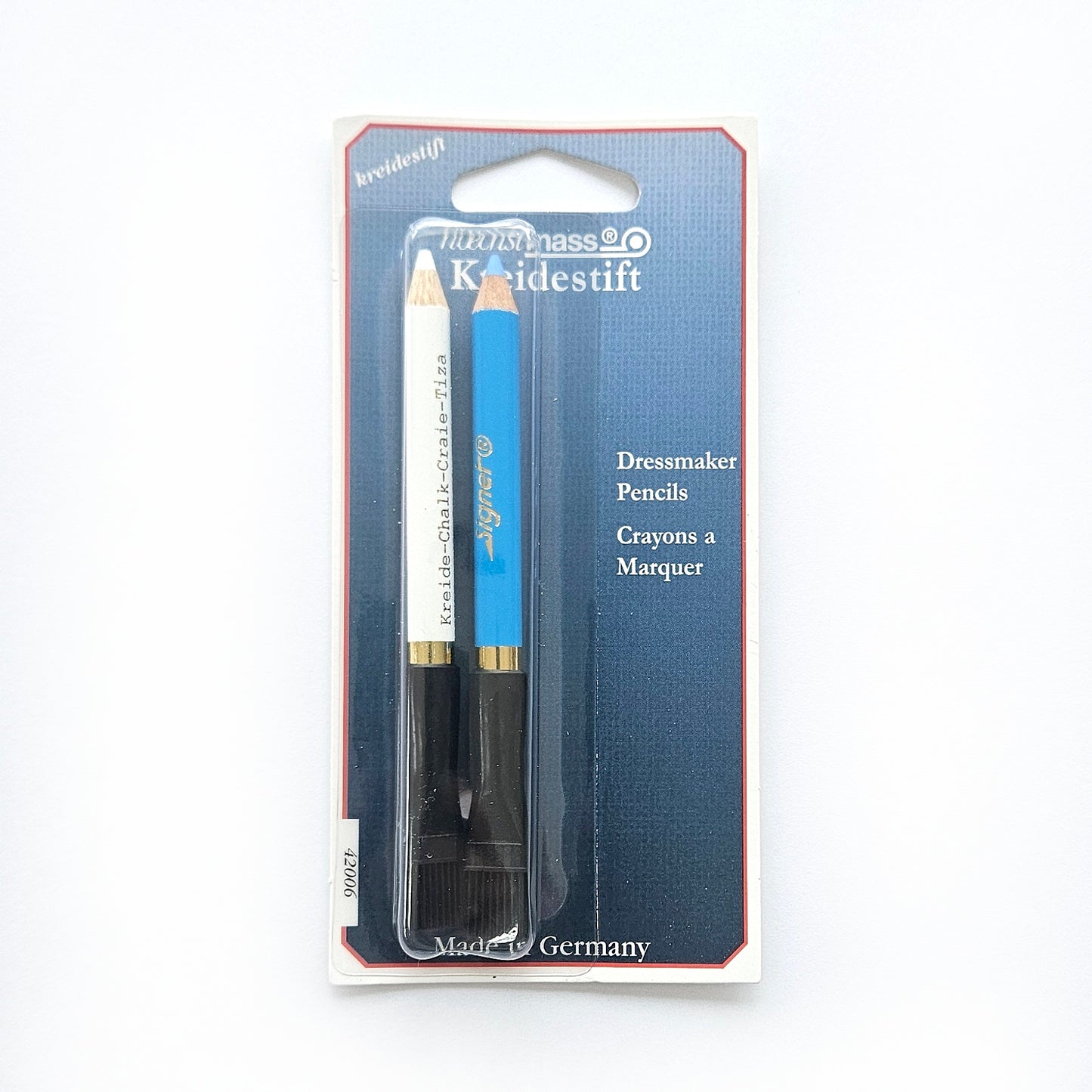 Wit en blauwe kleermakers krijtpotloden voor het markeren van stof