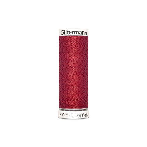 Gutermann naaigaren donker rood – kleurnummer 26, 200 meter.