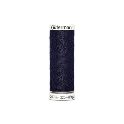 Gutermann naaigaren donker aubergine – kleurnummer 32, 200 meter.