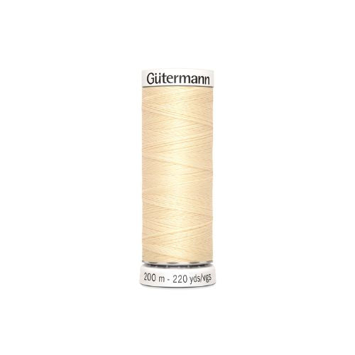 Gutermann naaigaren licht geel – kleurnummer 610, 200 meter.