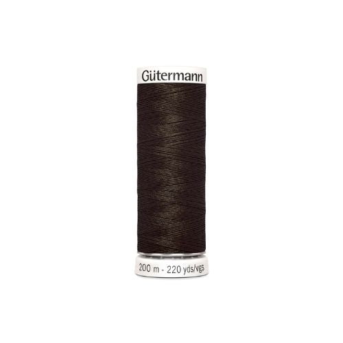 Gutermann naaigaren donkerbruin – kleurnummer 674, 200 meter.