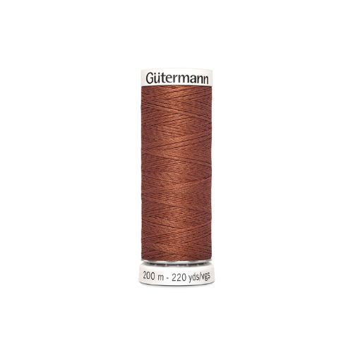 Gutermann naaigaren roestbruin – kleurnummer 847, 200 meter.