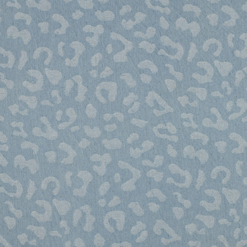
                  
                    Lichtblauwe spijkerstof of jeansstof met lijpaard print.
                  
                