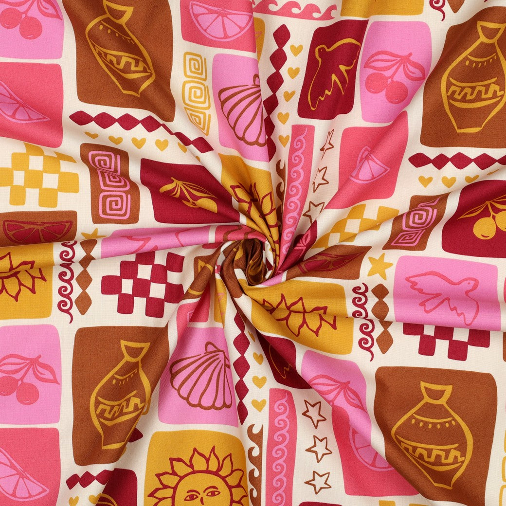 Fijne poplin katoen met patchwork print in de kleuren offwhite roze oker en bruin van poppy.