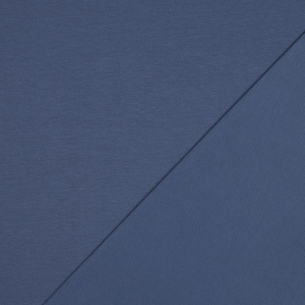 French terry in de kleur indigo blauw voor bijvoorbeeld korte broeken.