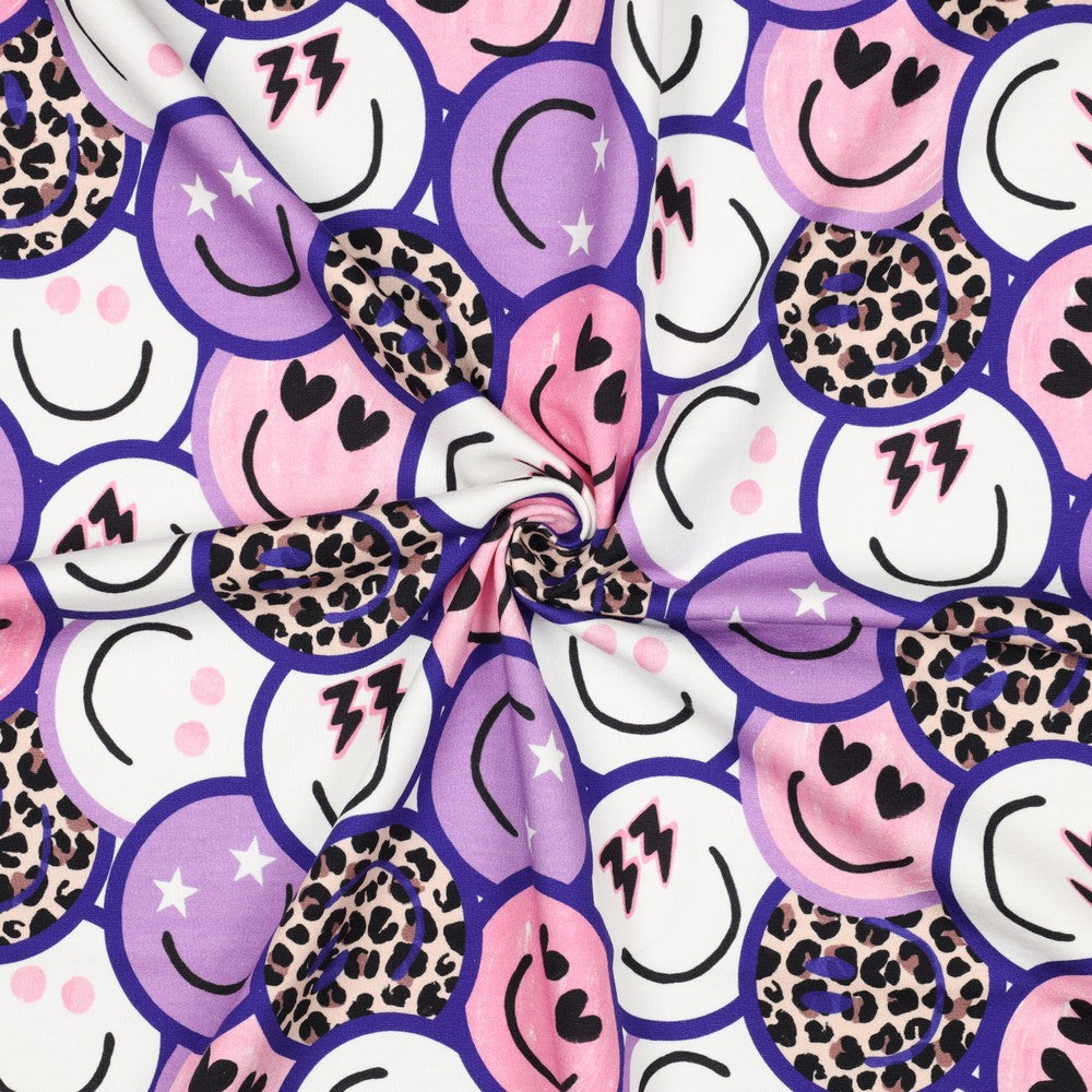 French terry met happy face smileys in paars en met luipaardprint voor bijvoorbeeld een trui of hoodie.