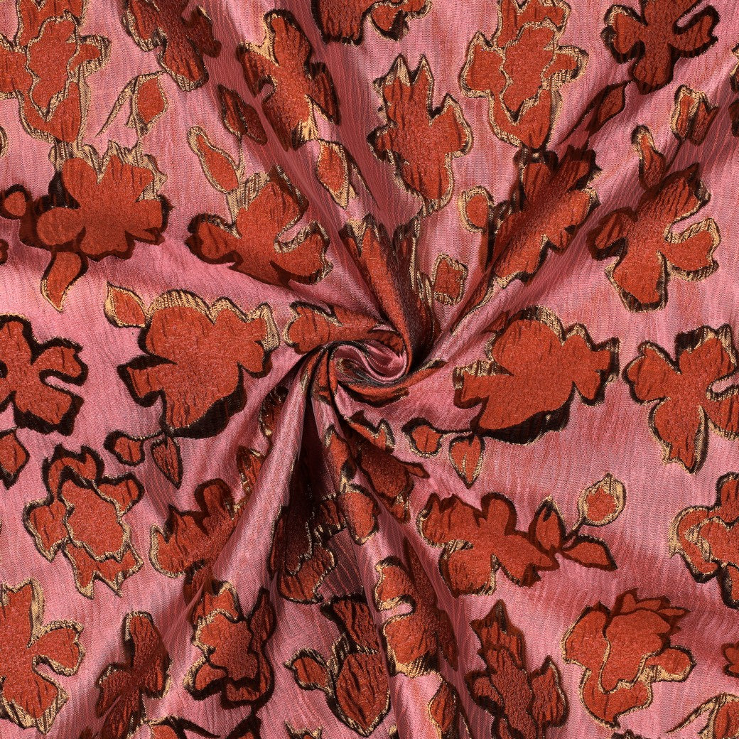 Roze jacquard stof met ingeweven bloemenpatroon en luxe structuur
