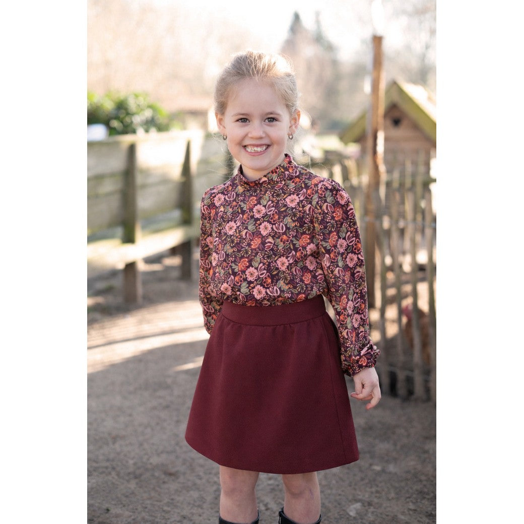 Shirt gemaakt van jersey digitaal stof met bloemen in de kleur burgundy met groen