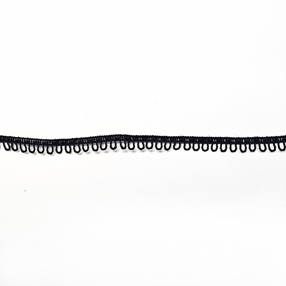 Zwart 10mm breed kanten bandje met lusjes.