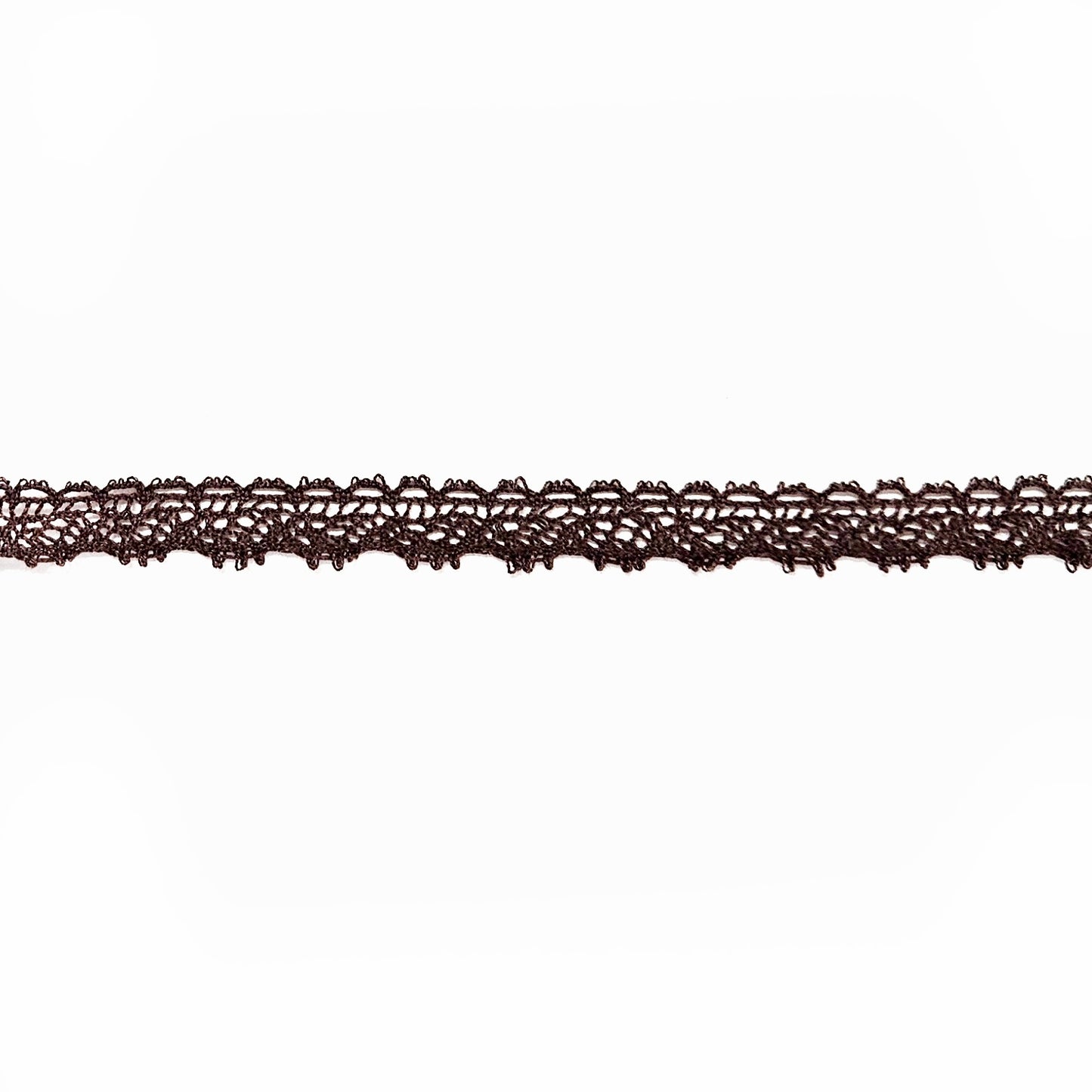 Bruine katoenen kanten bandje van 13mm breed.