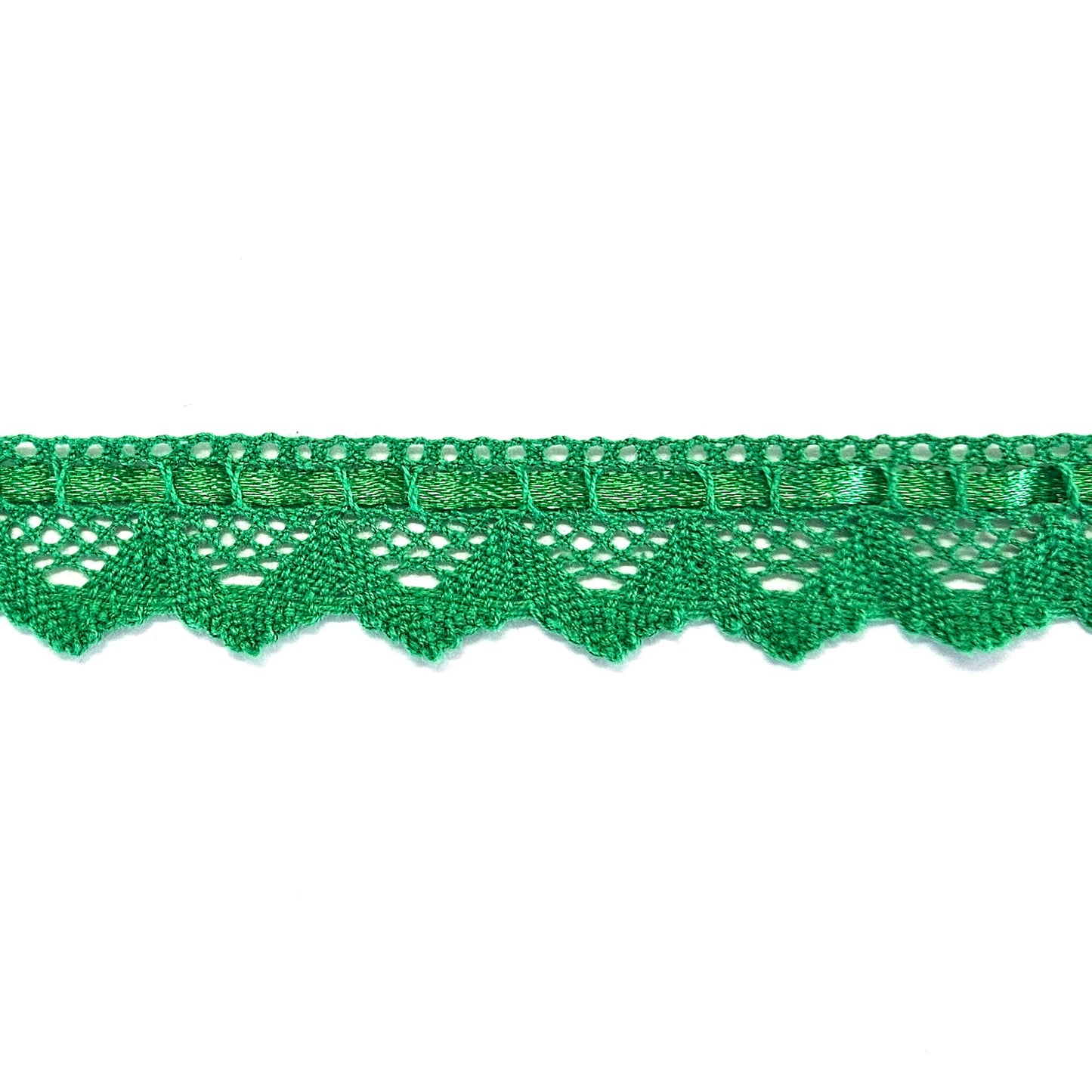 Groene katoenen kant met satijnlint 25mm breed.