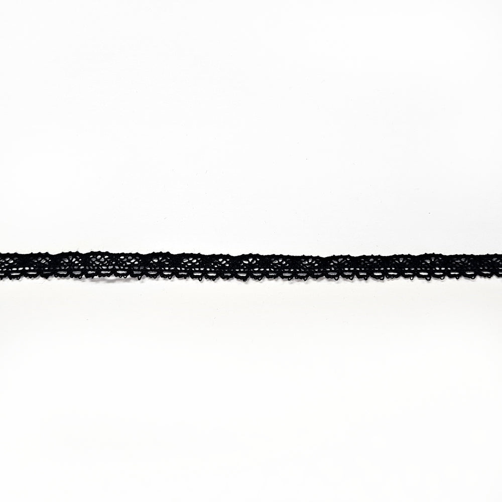 Zwarte katoenen kanten bandje van 13mm breed.