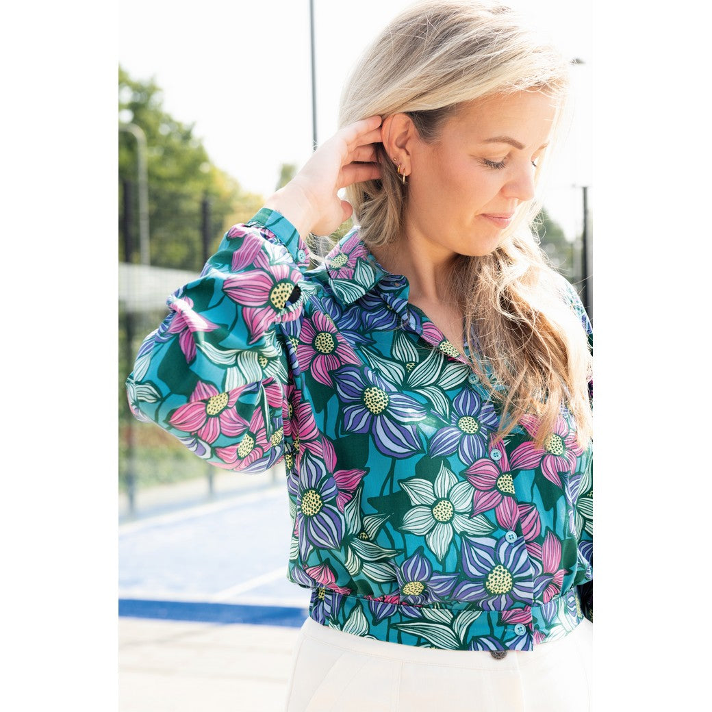 Blouse gemaakt van ecovero viscose met bloemen.