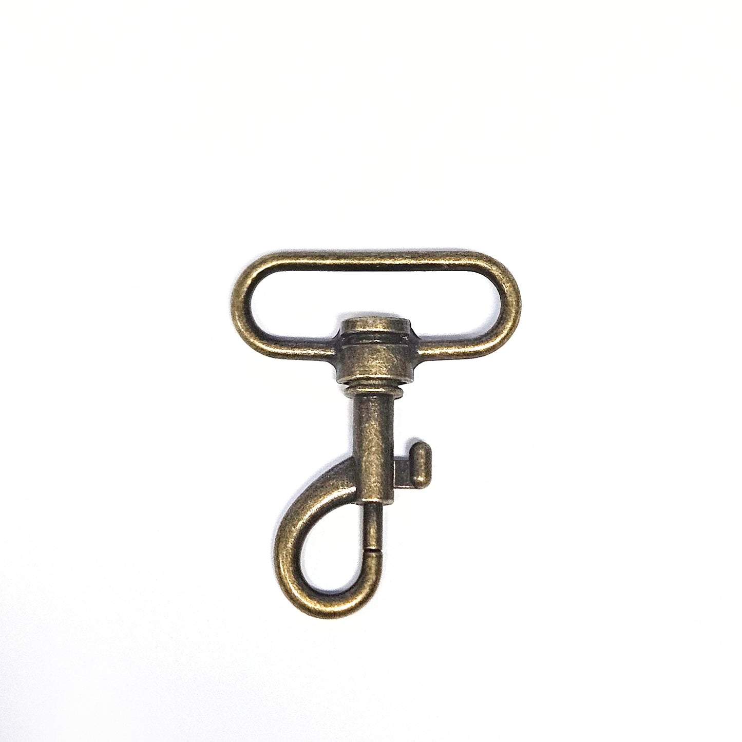 Bronzen musketonhaak van 4 mm dik en 40 mm breed.