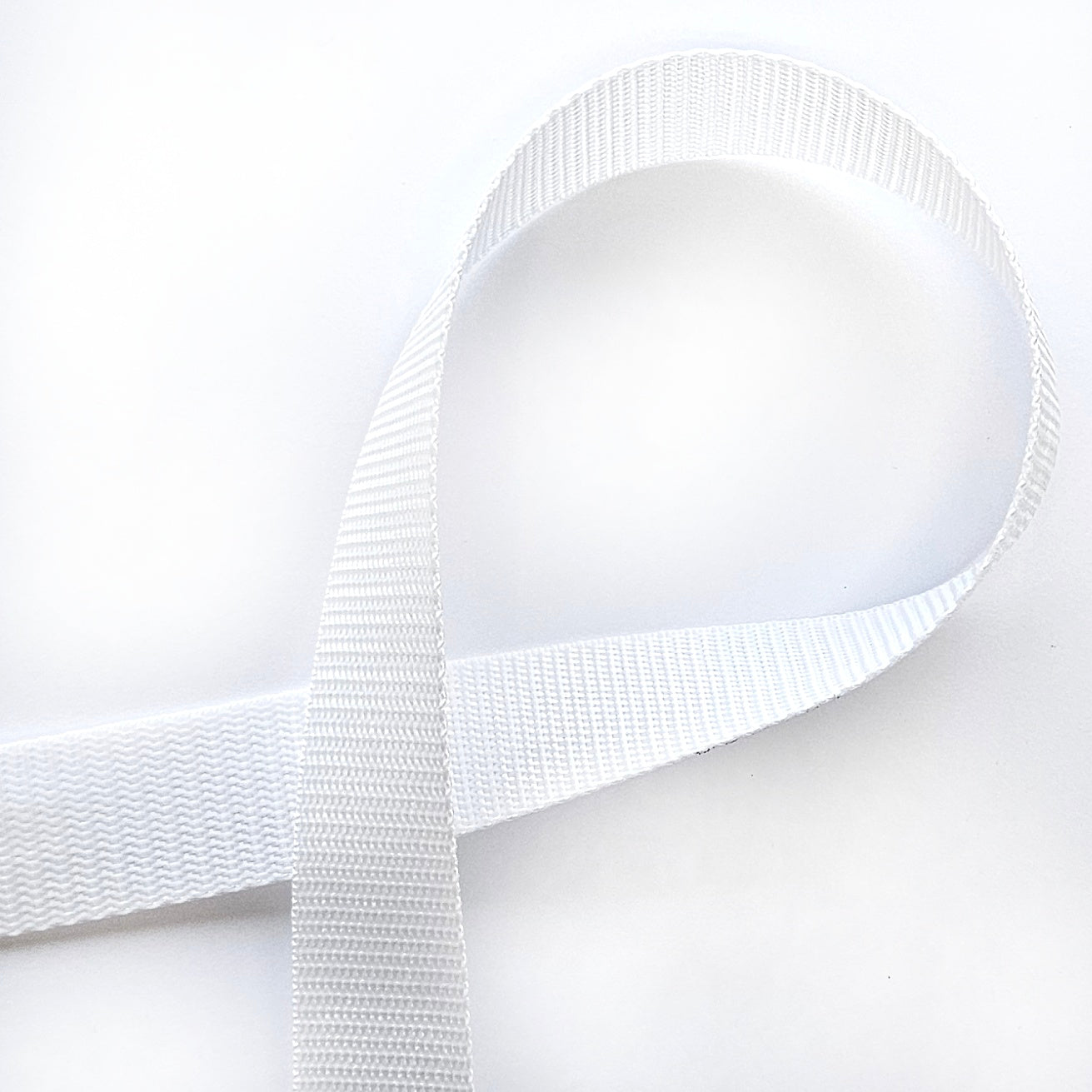 Witte nylon tassenband 30mm.