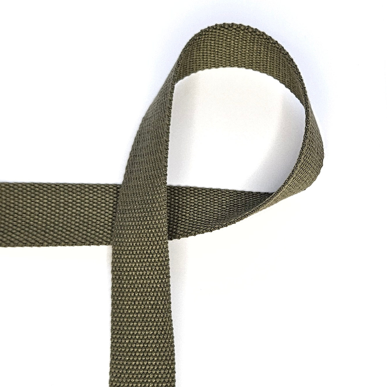 Katoenen tassenband in de kleur army green.