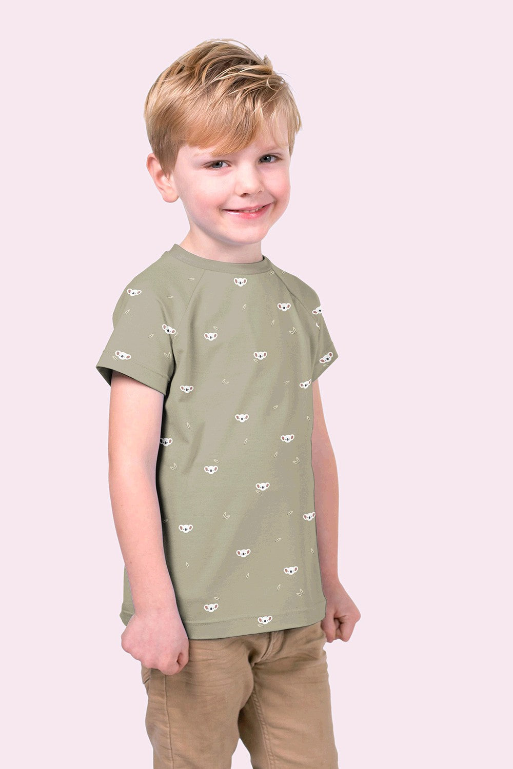 Shirt gemaakt van tricot jersey stof koala in kaki groen