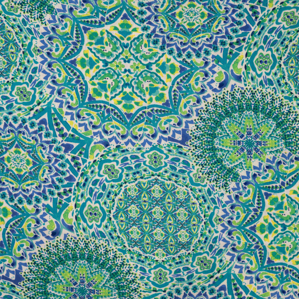 Blauw en turquoise kleurige crinkel viscose met mandala's.
