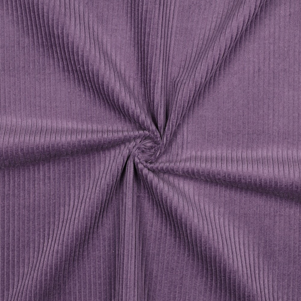 Gewassen corduroy in de kleur grape.