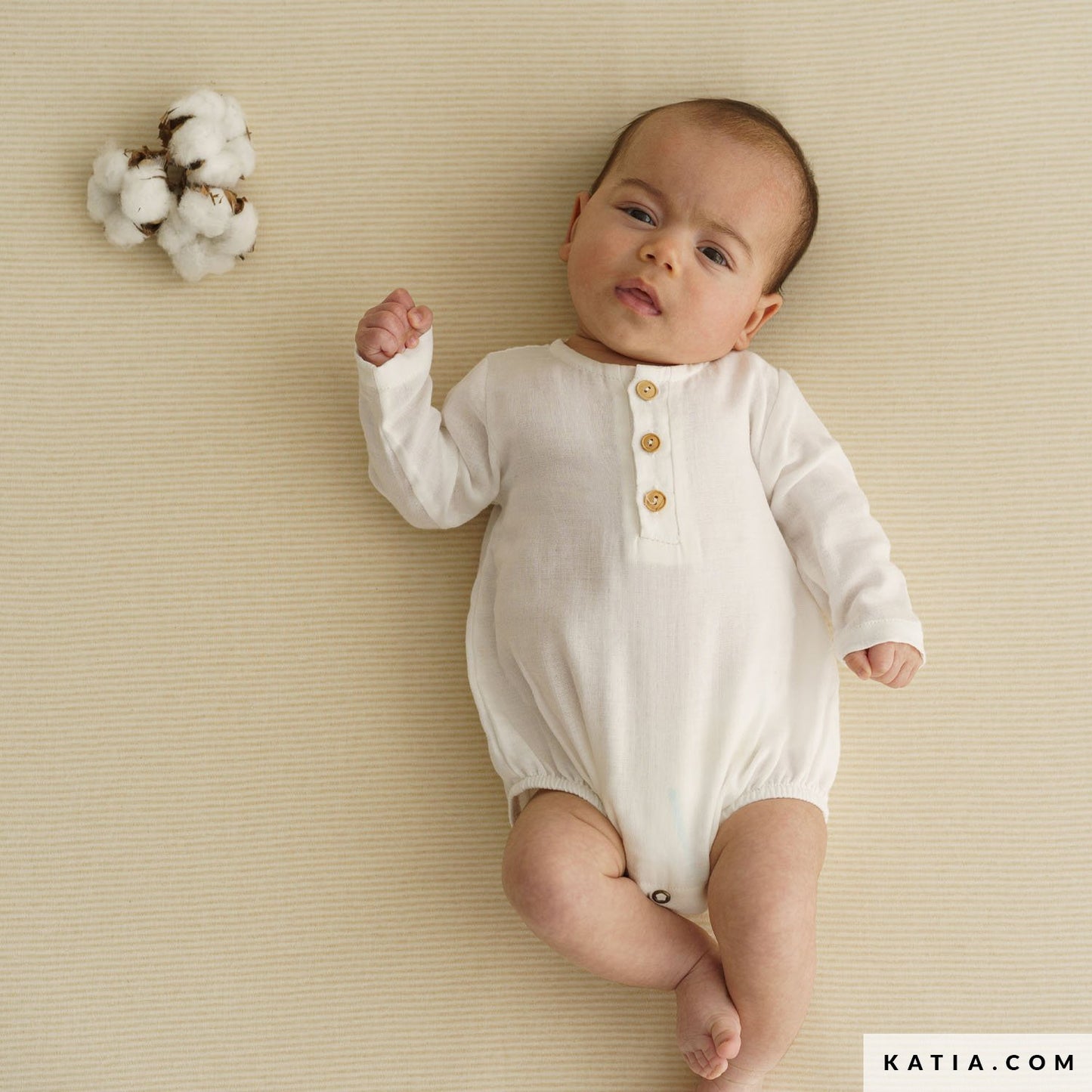 Babypakje gemaakt van organische pure witte katoenen double gauze.